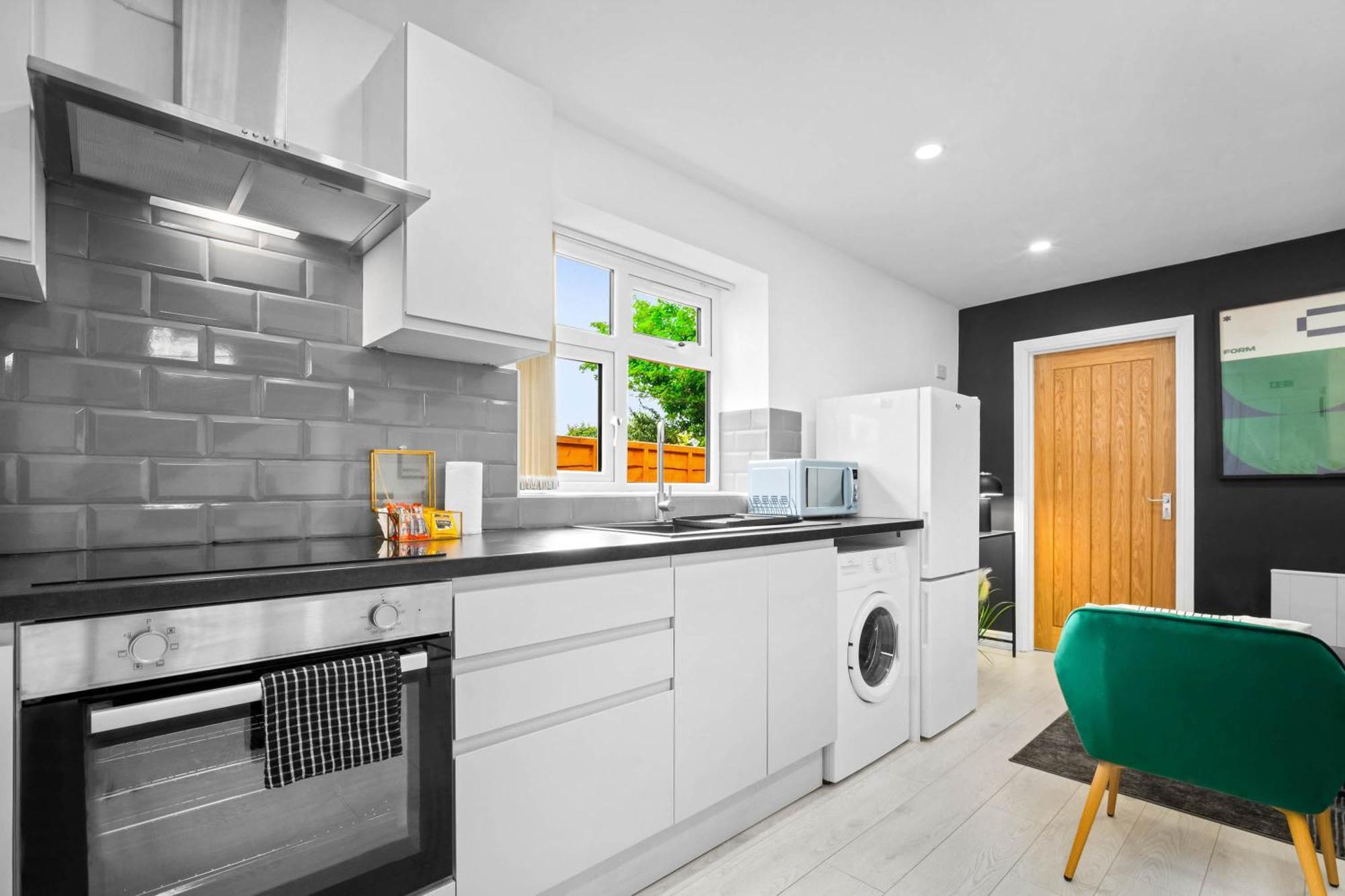 Luxury 3 Bedroom Apartment - Terrace - Near City Centre - Wifi - Smart Tv 1Mr Birmingam Exterior foto